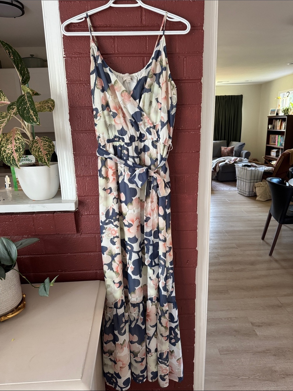 LOFT Floral Maxi Dress in Navy, Blush, and Cream Prints Small